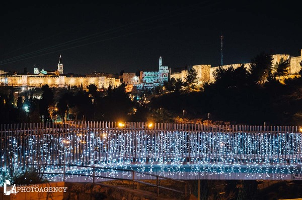 Follow the Lights a Gerusalemme