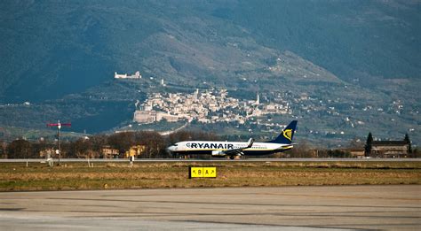 Ryanair da Perugia per l’estate 2021