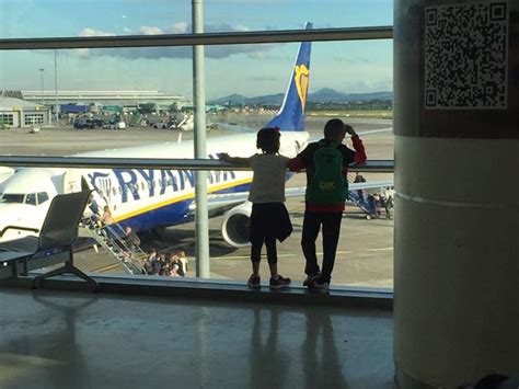 Ryanair, nuova rotta e più voli da Napoli