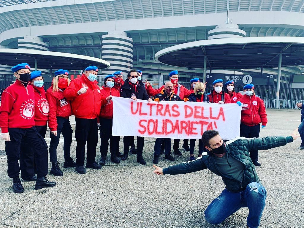 Gli Ultras del Milan con i City Angels al Derby della Solidarietà per i senzatetto milanesi