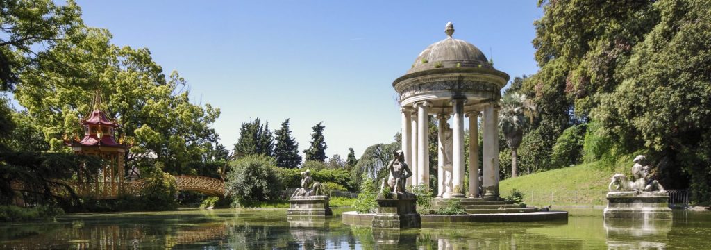 La fioritura delle camelie del Parco di Villa Durazzo Pallavicini a Genova Pegli