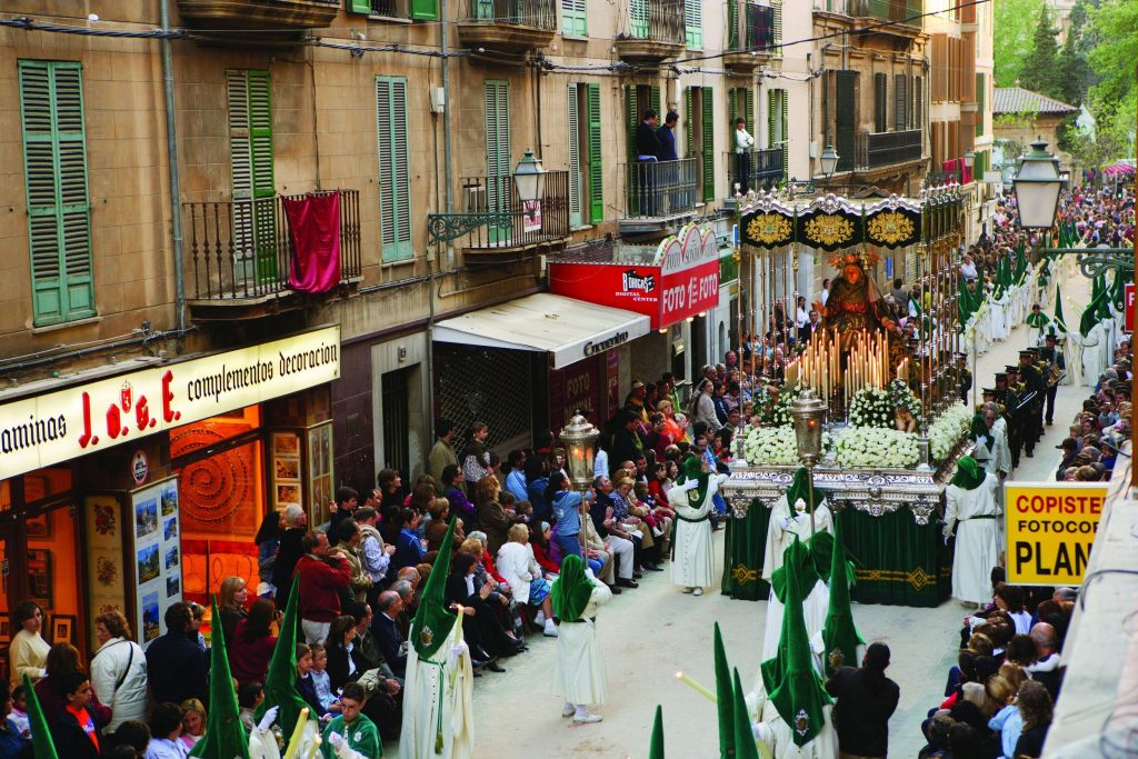 Pasqua alle Isole Baleari tra folklore misticismo tradizione e gastronomia