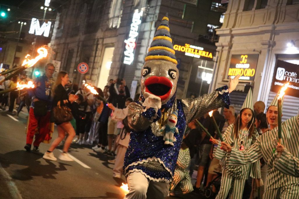 A Genova grande folla per la festa tradizionale di Murcia ‘L’Entierro de la Sardina’