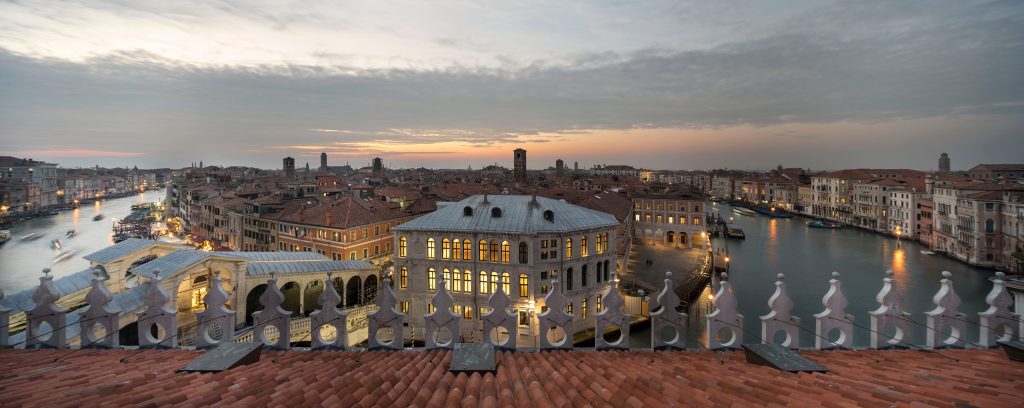 Fai un regalo prezioso e il Fondaco dei Tedeschi ti regala Venezia