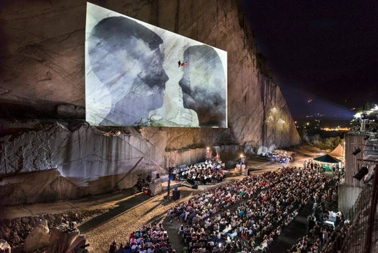 Nella cava di pietra Tones Teatro Natura la prima mondiale di The Witches Seed