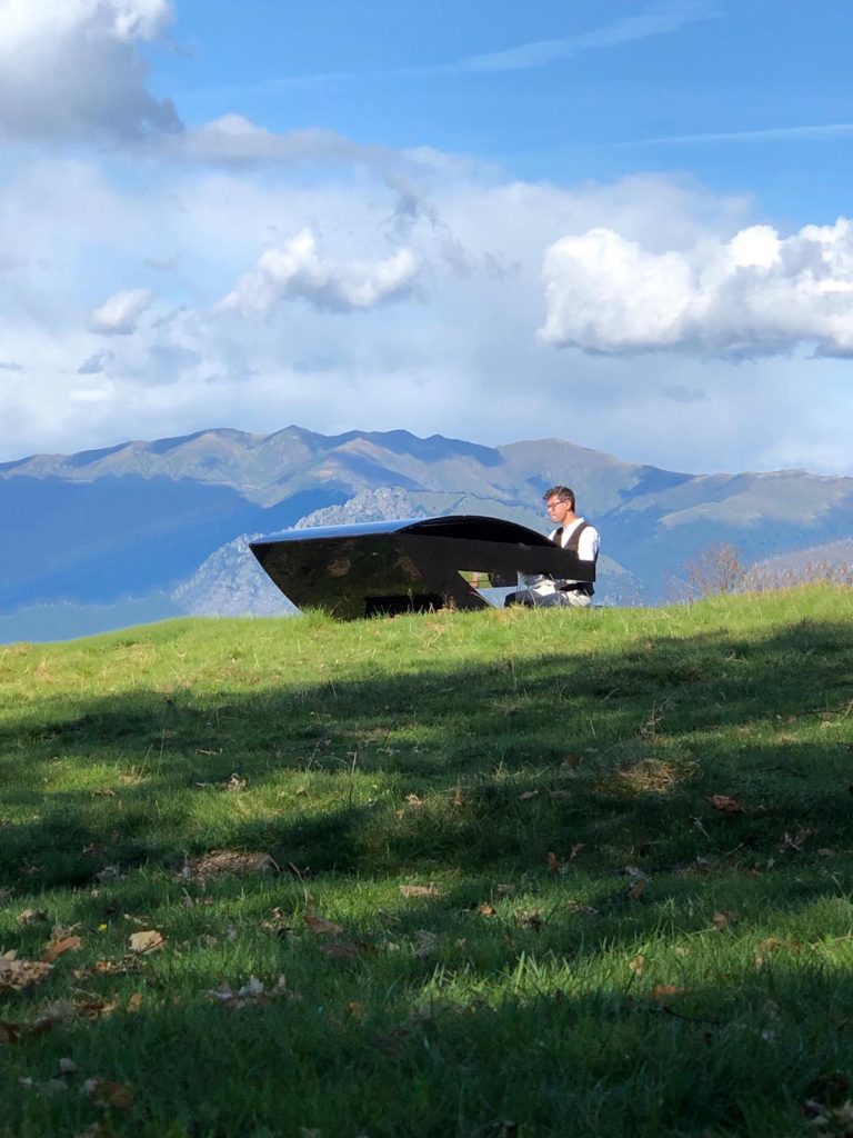 Sarà Livigno il palcoscenico del “Outdoor Mountain Concert – Un piano per Ferragosto”