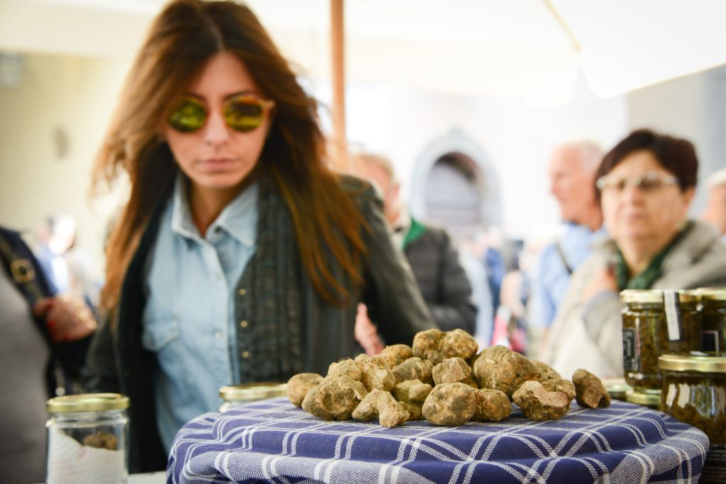 Il Grand Tour delle Marche ad Apecchio, con birra e tartufo nel segno della solidarietà