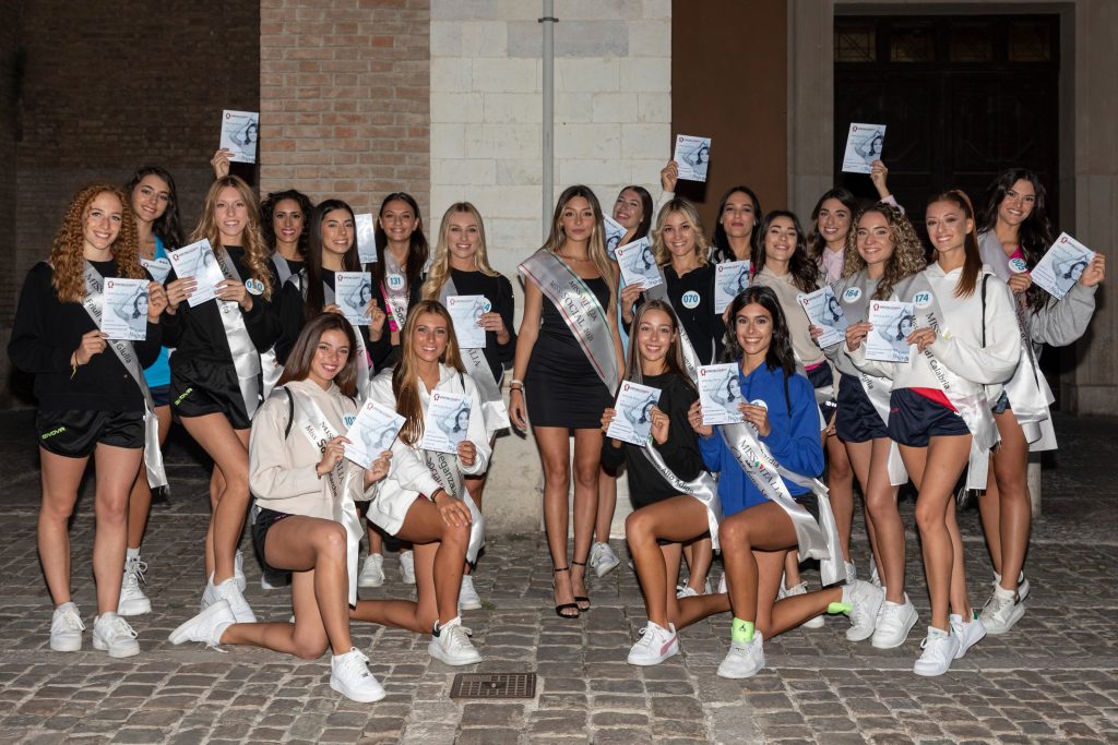 Miss Italia con le partecipanti al concorso promuove la bellezza, il Paese ed i valori portanti della nostra società