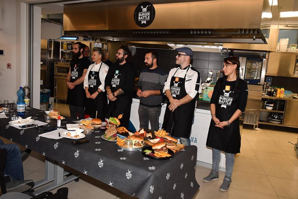 Cattel accoglie la sfida veneta di Burger Battle lo straordinario talent show tra gli chef del burger