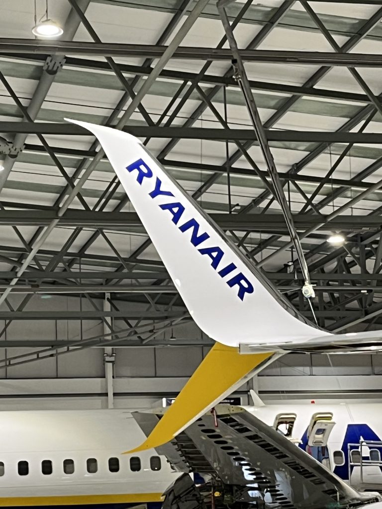 Ryanair riduce le emissioni di co2 di 165.000 tonnellate grazie alle nuove estremità alari a «scimitarra»