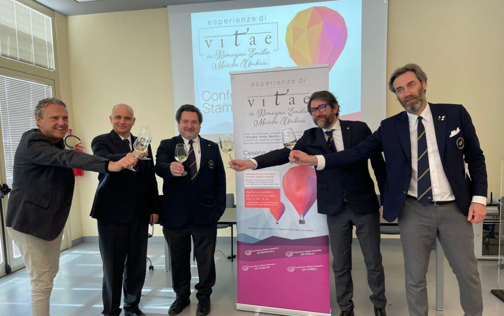 I top wine del Centro Italia premiati da AIS in Fiera a Cesena