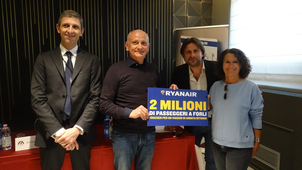 Ryanair festeggia 2 milioni di passeggeri a Forlì