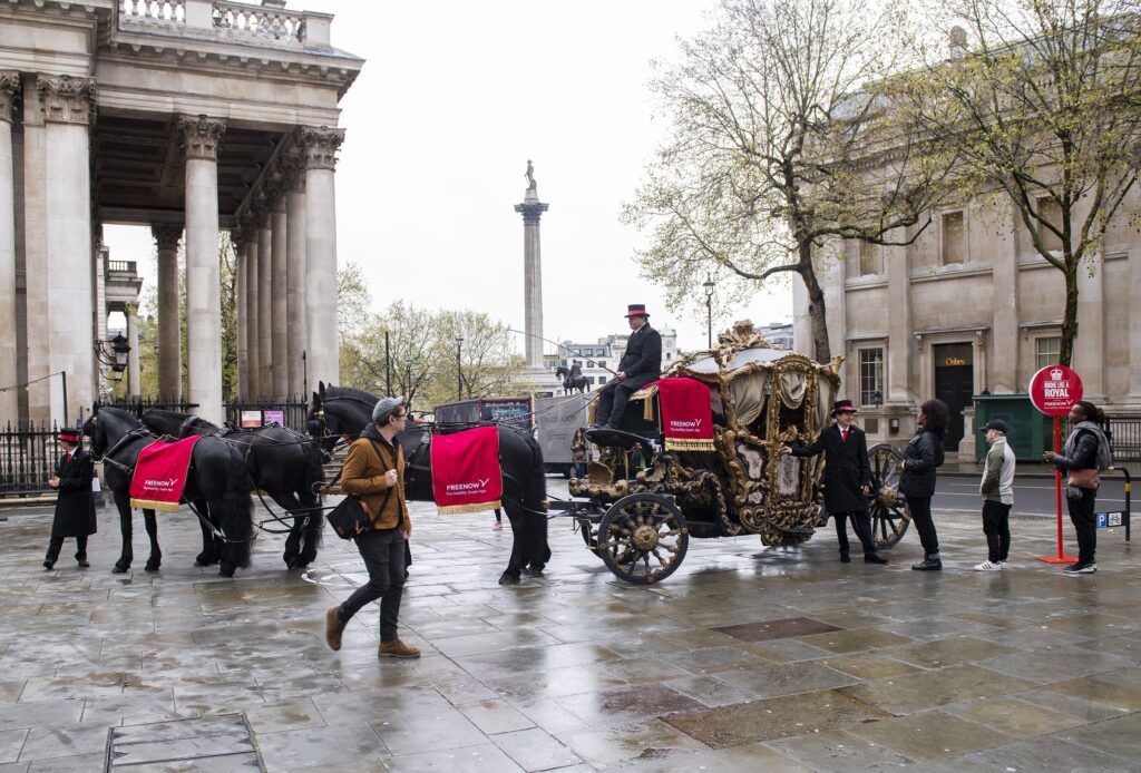 Con FREENOW l’esperienza di un viaggio regale con la carrozza d’oro per le strade di Londra