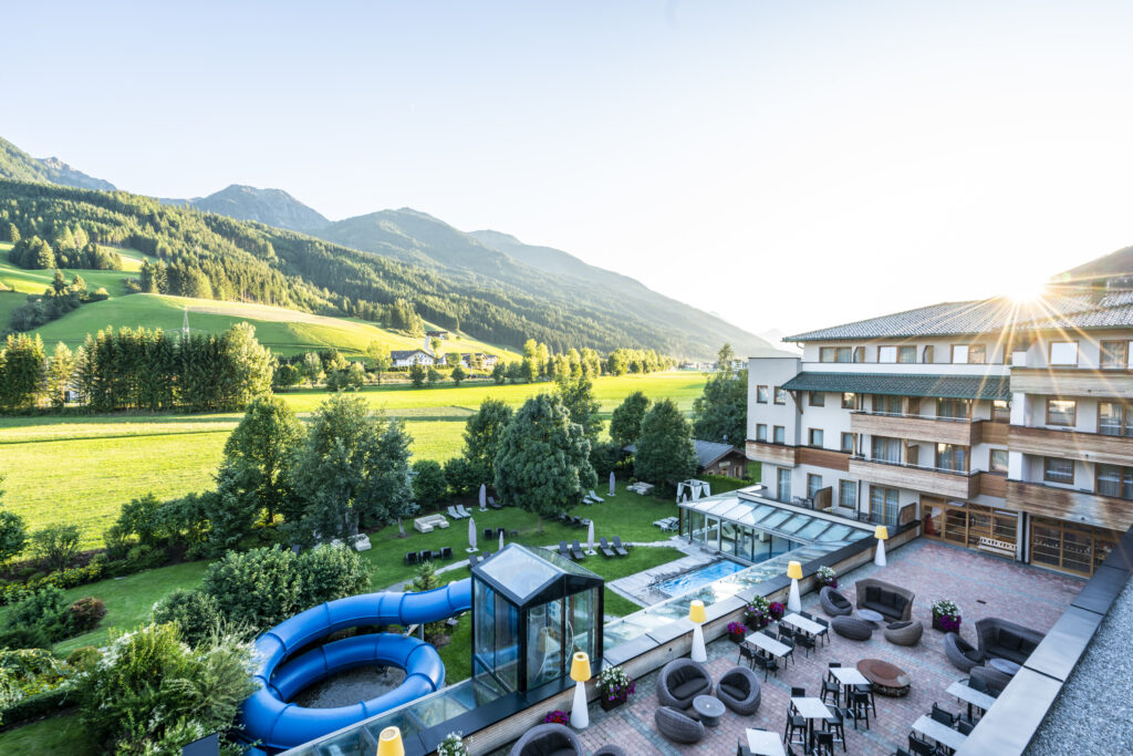 Al Dolomiten Residenz **** S Sporthotel Sillian la primavera è nel verde 