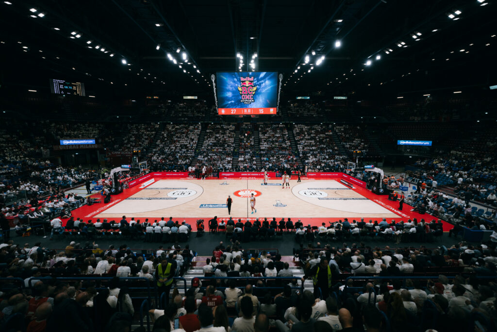 Al Mediolanum Forum di Assago musica e danza nell’halftime dei Playoff di Lega Basket Serie A