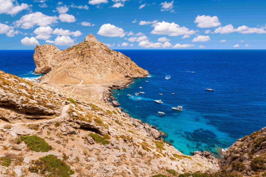 Pantelleria, Egadi o Isole Pontine guidati da esperti del Tour Operator “Le Isole d’Italia”