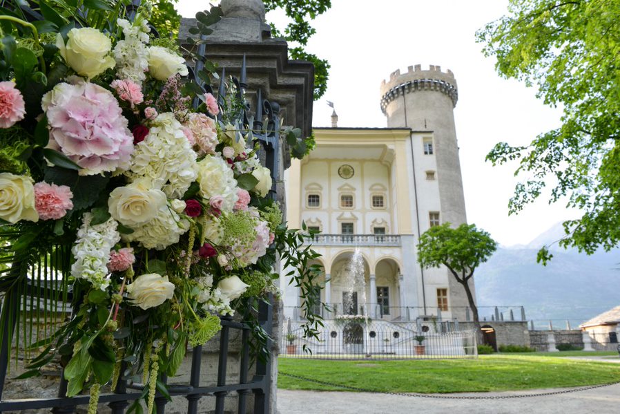 Primo Marché aux Fleurs al Castello di Aymavilles tra appassionati, esperti di floricultura e letteratura