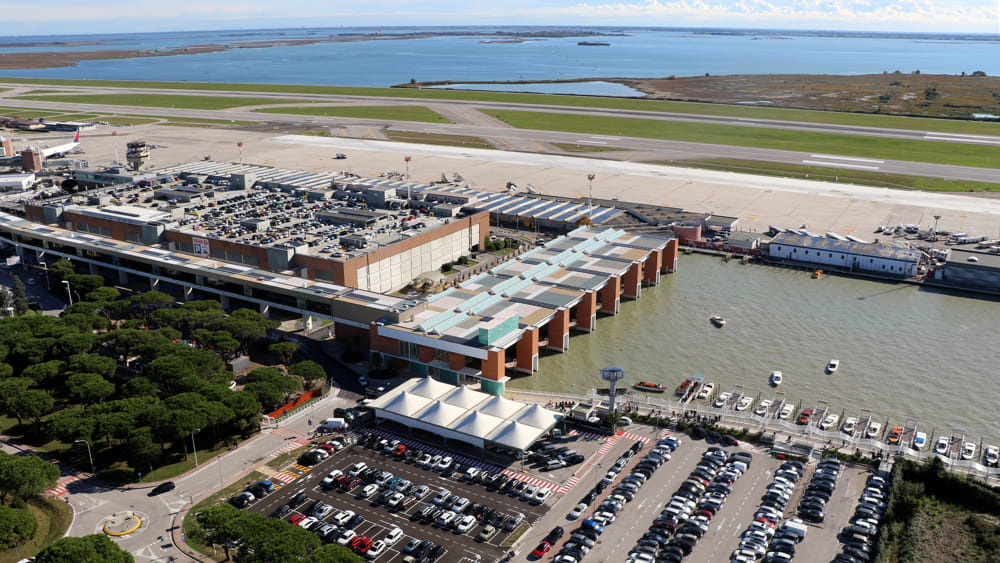 Ryanair, chiede al Comune di Venezia di eliminare l’aumento delle tasse per i passeggeri in partenza dall’Aeroporto Marco Polo
