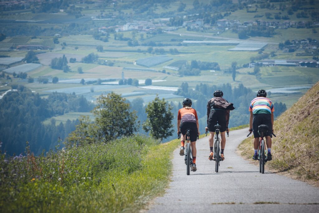 Piena libertà in sella alla Gravel Bike, nei percorsi del Garda Trentino