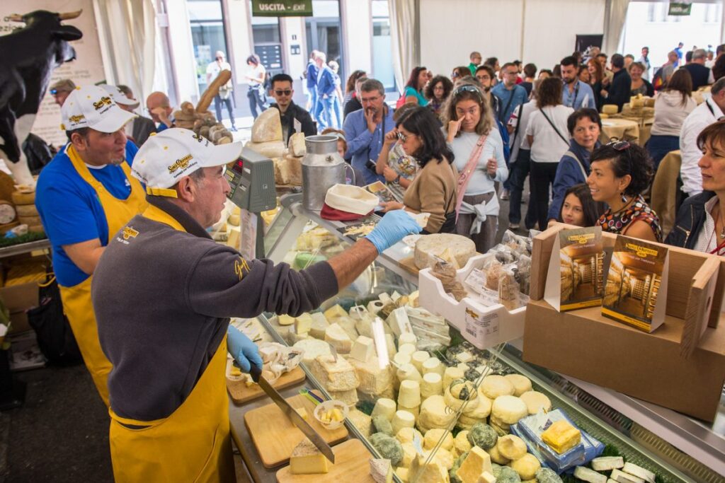 A Cheese 2023 espositori internazionali e delegati della rete Slow Food da tutto il mondo