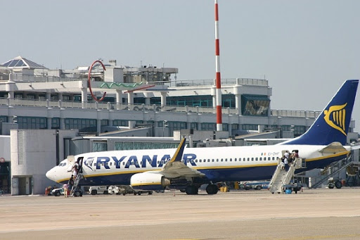 Ryanair svela l’operativo invernale ‘23 e celebra il 19° anno di operazioni in Puglia