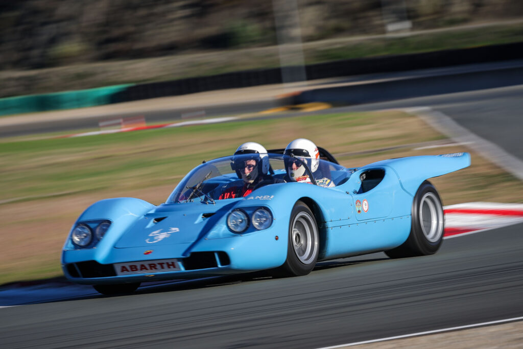 ASI in Pista 2023, l’Abarth 2000 Sport Prototipo del 1970 si aggiudica il premio “Best of Paddock”