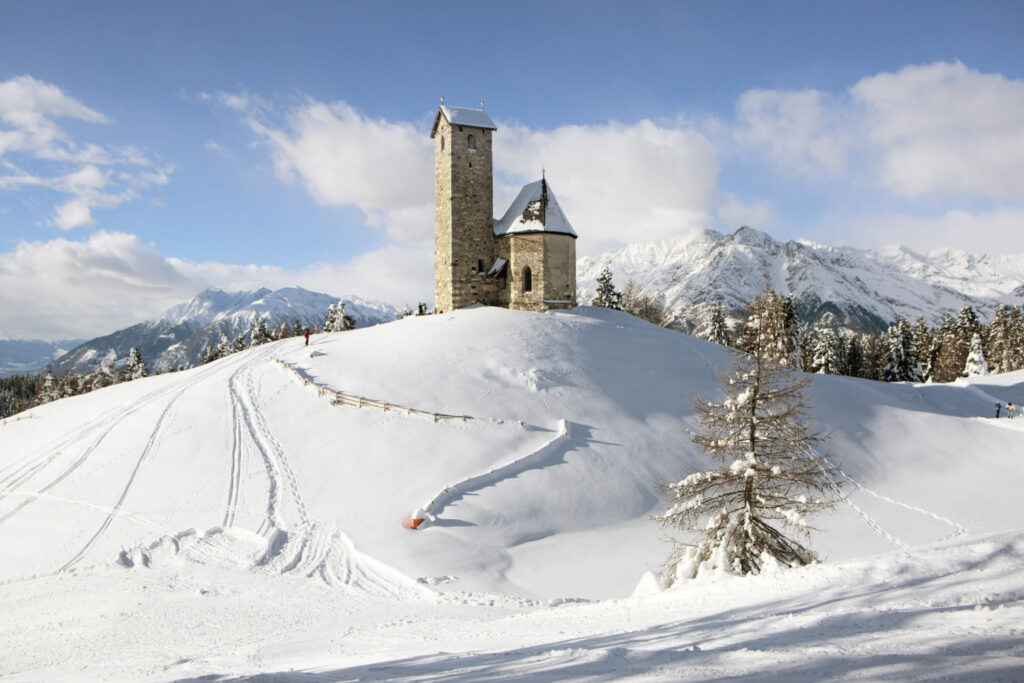 Lana in Alto Adige dove l’inverno diventa magico tra la natura di Monte San Vigilio, il wellness e i ristoranti gourmet