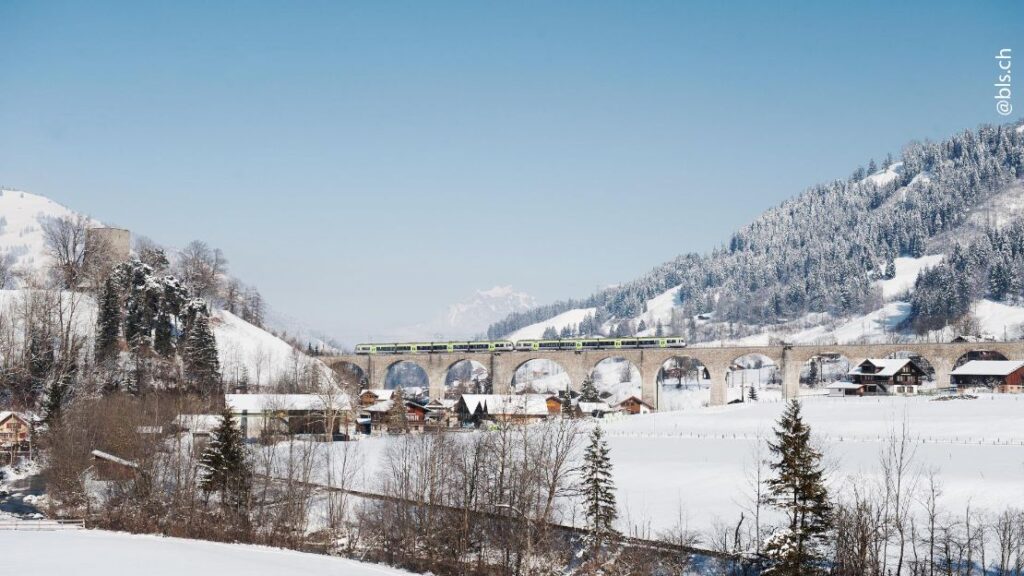 Il  Trenino Verde Delle Alpi, dell’azienda ferroviaria svizzera BLS AG collegherà il Piemonte alla Svizzera