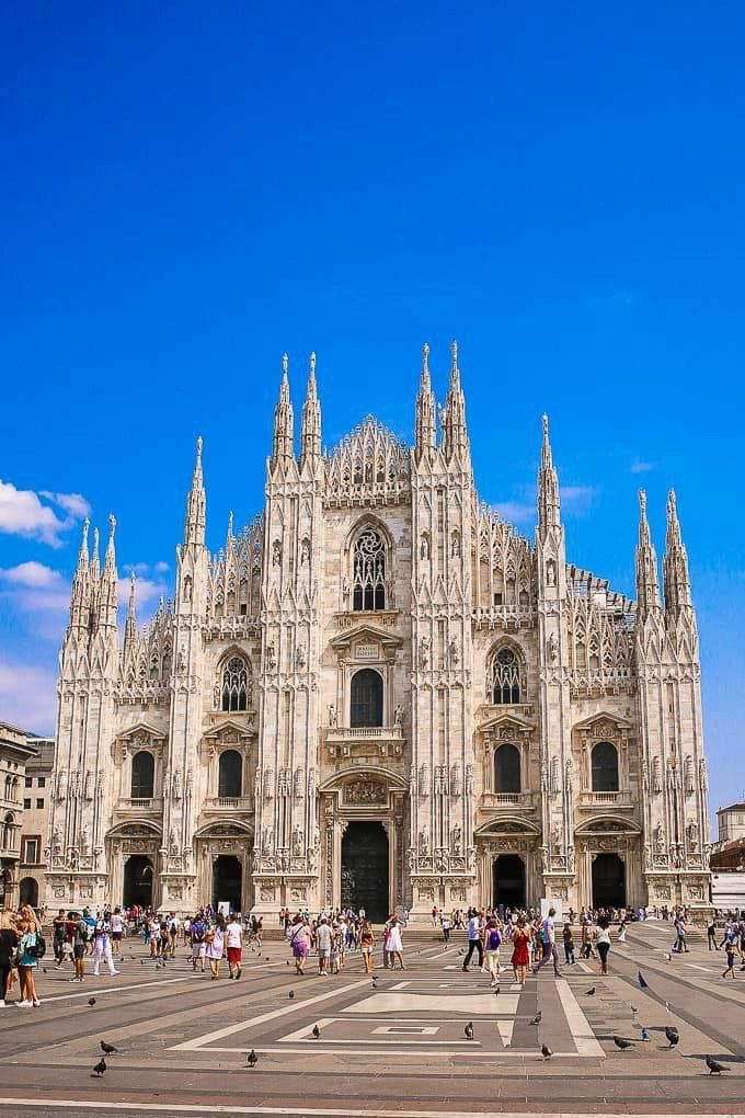 Milano è tra le località che ogni amante della moda dovrebbe visitare nel 2024 consigliate da Booking.com