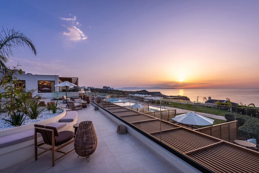 Isla Brown Chania Resort e Isla Brown Corinthia Resort and Spa, Curio Collection by Hilton pronte per l’estate greca