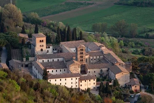 Farfa, antico borgo medievale nel cuore della Sabina con una fiera di prodotti locali apre alla primavera