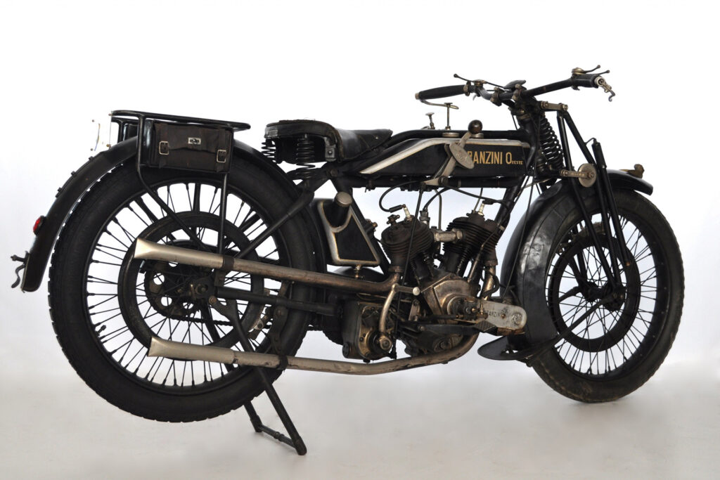 Le moto di Oreste Garanzini nello Stand ASI alla prima edizione di “MotòExhibition” a Modena Fiere