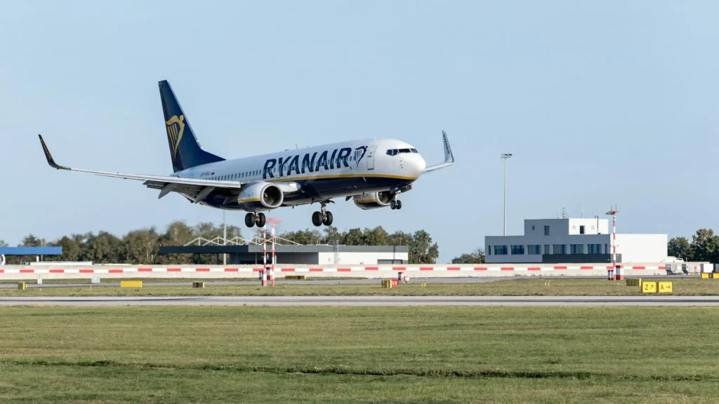 Ryanair annuncia l’operativo Estivo 2025 per Ancona e Perugia con tariffe promozionali