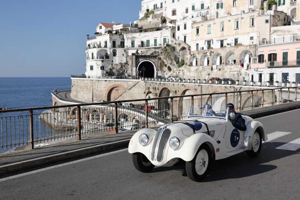 La 1000 Miglia Experience Italy tra i siti Unesco e gli scenari del sud Italia si è conclusa oggi a Bari