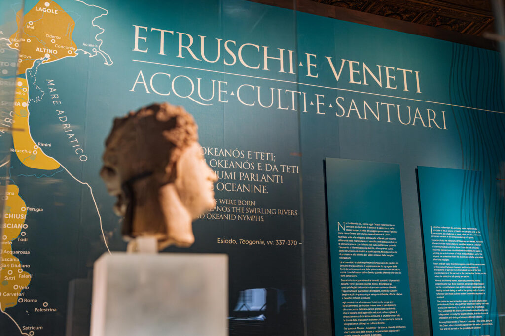 Presentata a Venezia “Etruschi e Veneti. Acque, culti e santuari” una mostra intorno a due grandi civiltà dell’Italia preromana