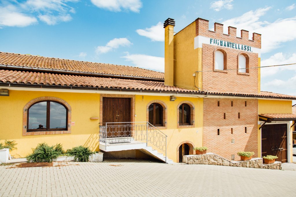 Da Wine Enthusiast doppio riconoscimento ai vini di di Fattoria Mantellassi, azienda vitivinicola di Magliano in Toscana